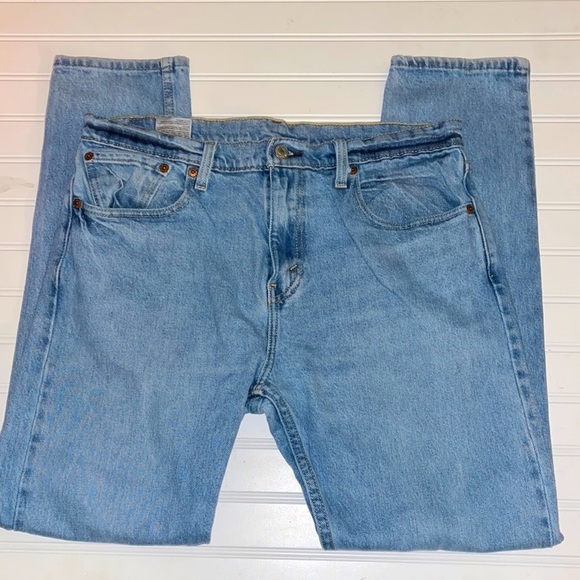 Levi’s 512 light wash straight jeans 32/30